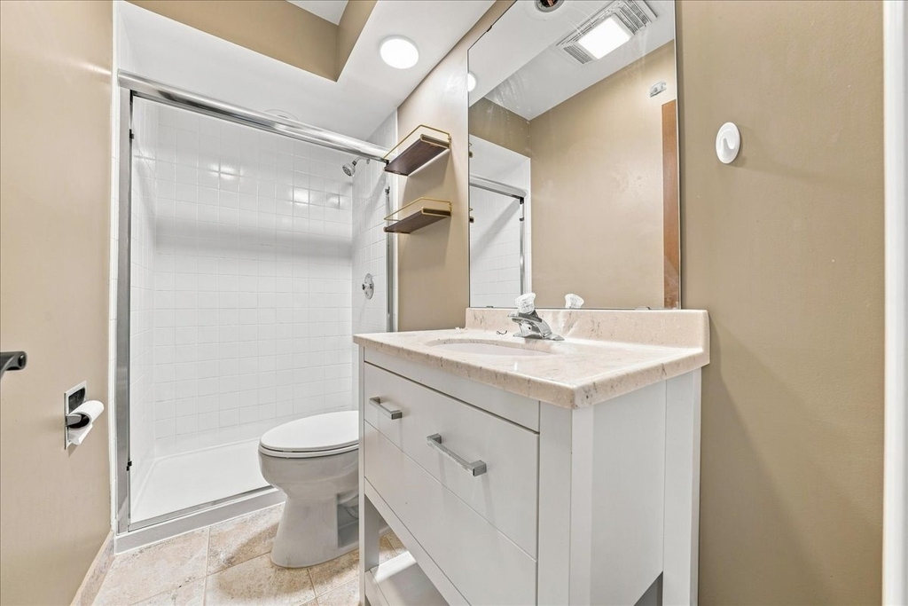 129 W Quincy Street - Photo 8