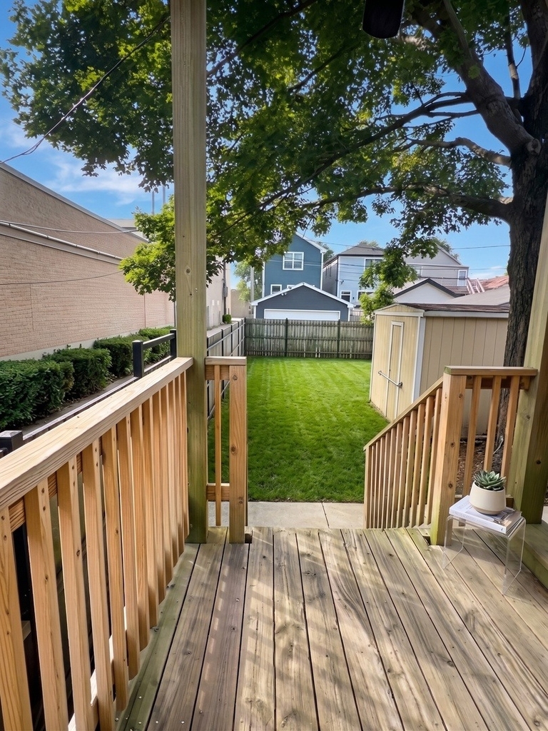515 W 40th Place - Photo 16