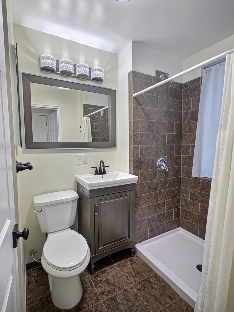 515 W 40th Place - Photo 14
