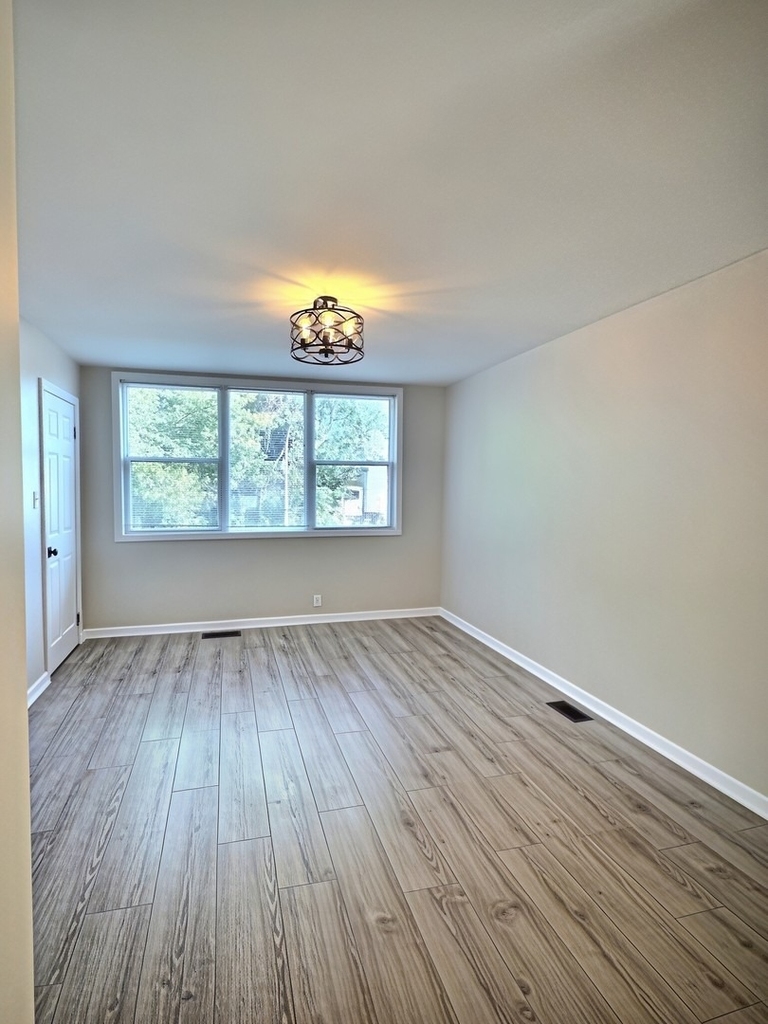 515 W 40th Place - Photo 1