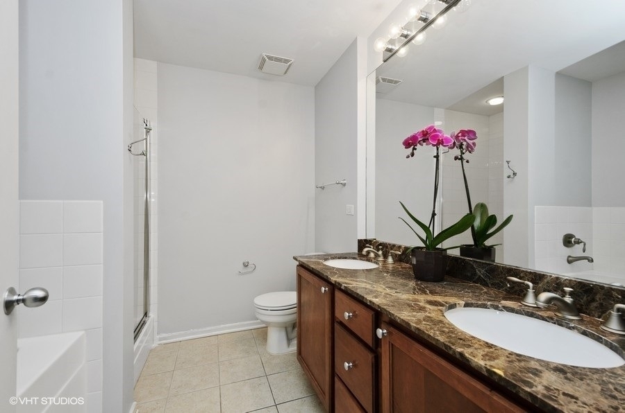 1735 N Paulina Street - Photo 5