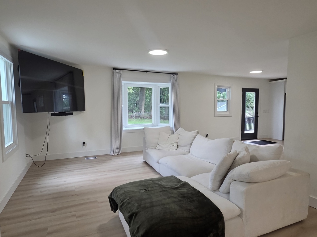 34974 N Lincoln Avenue - Photo 4