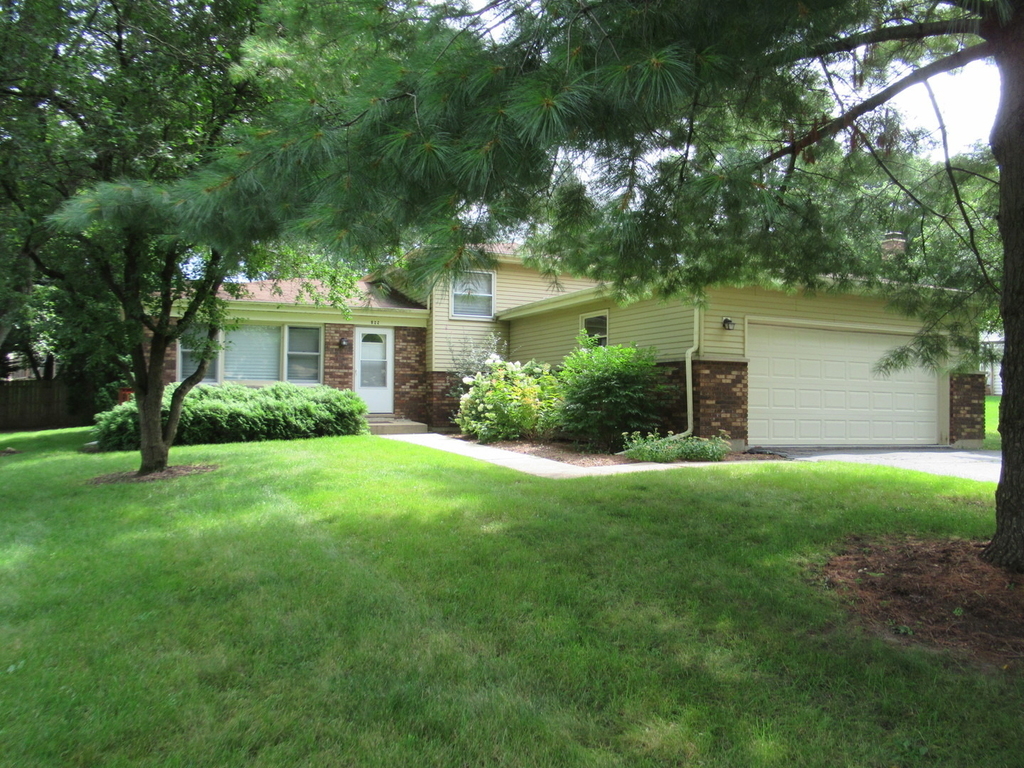 822 Spruce Street - Photo 2
