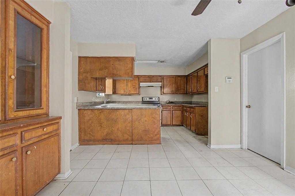 13119 Hollowcreek Park Drive - Photo 9