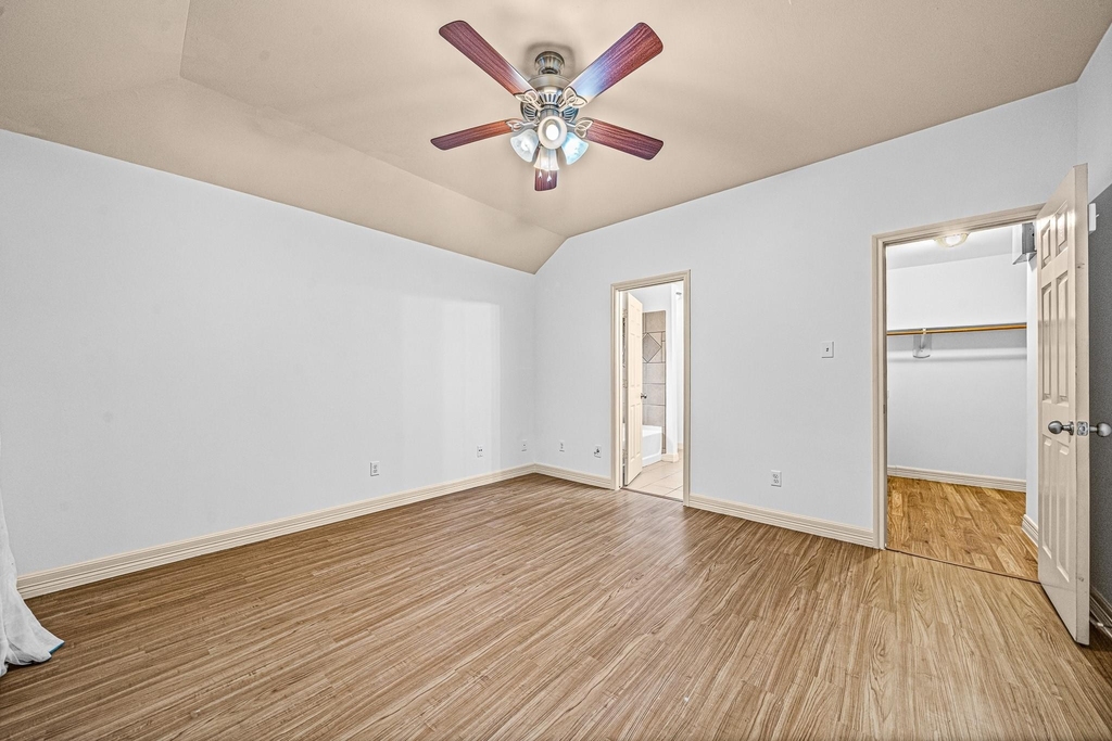 8421 Lawler Street - Photo 15