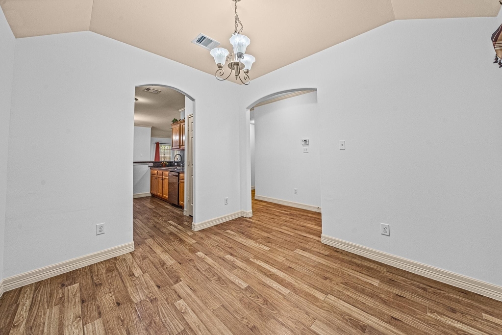 8421 Lawler Street - Photo 6
