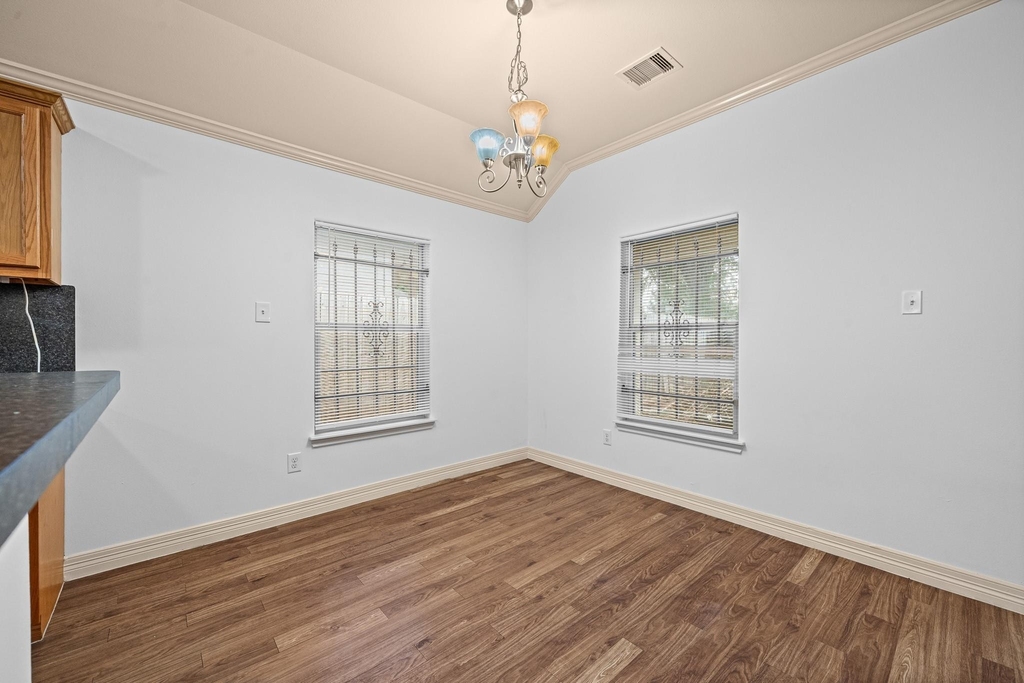 8421 Lawler Street - Photo 14