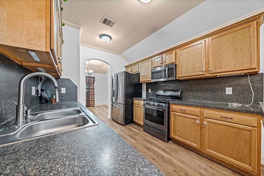 8421 Lawler Street - Photo 13