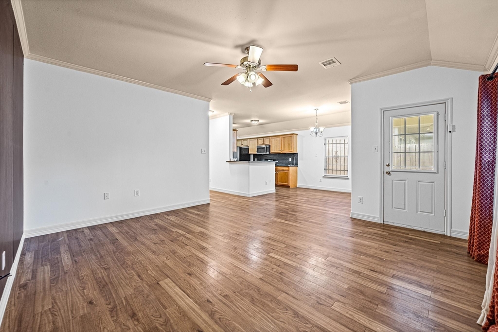 8421 Lawler Street - Photo 10