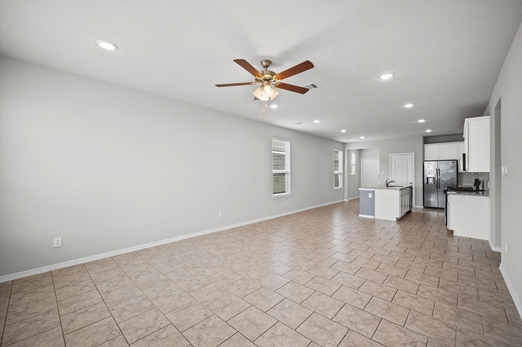 25727 Boxwood Hedge Ln - Photo 10