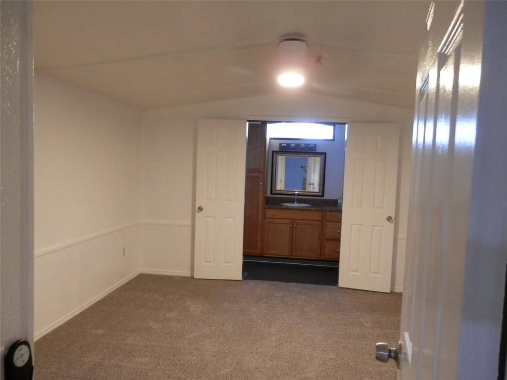 800 29th Street - Photo 2