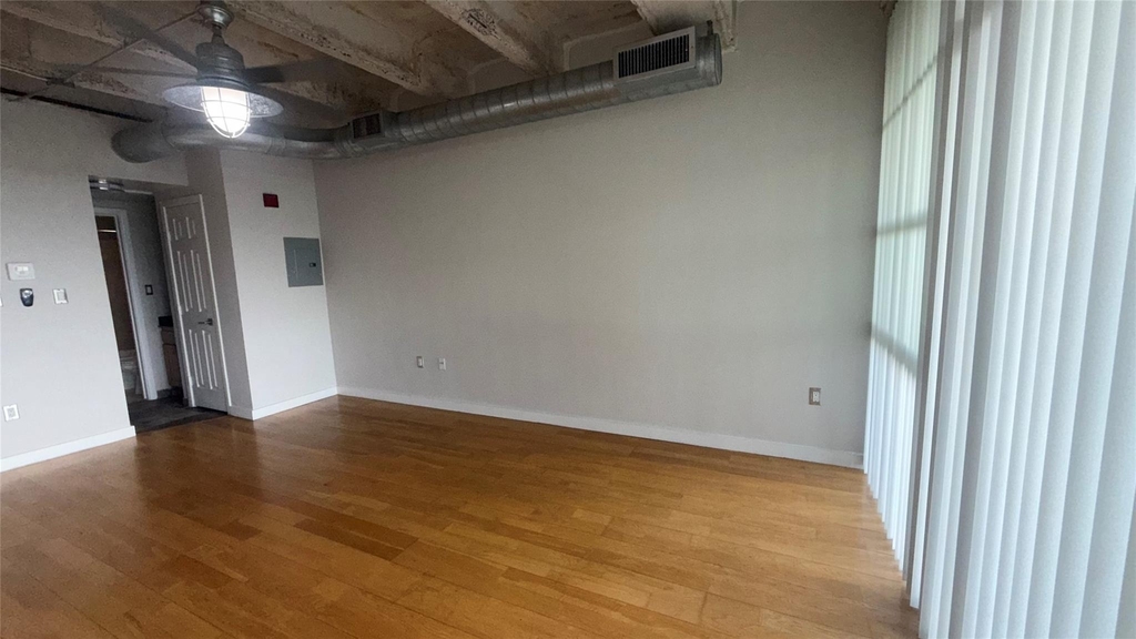 230 W Alabama Street - Photo 11
