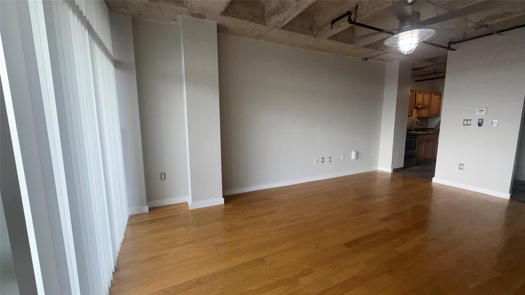 230 W Alabama Street - Photo 12