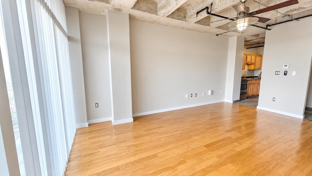 230 W Alabama Street - Photo 9