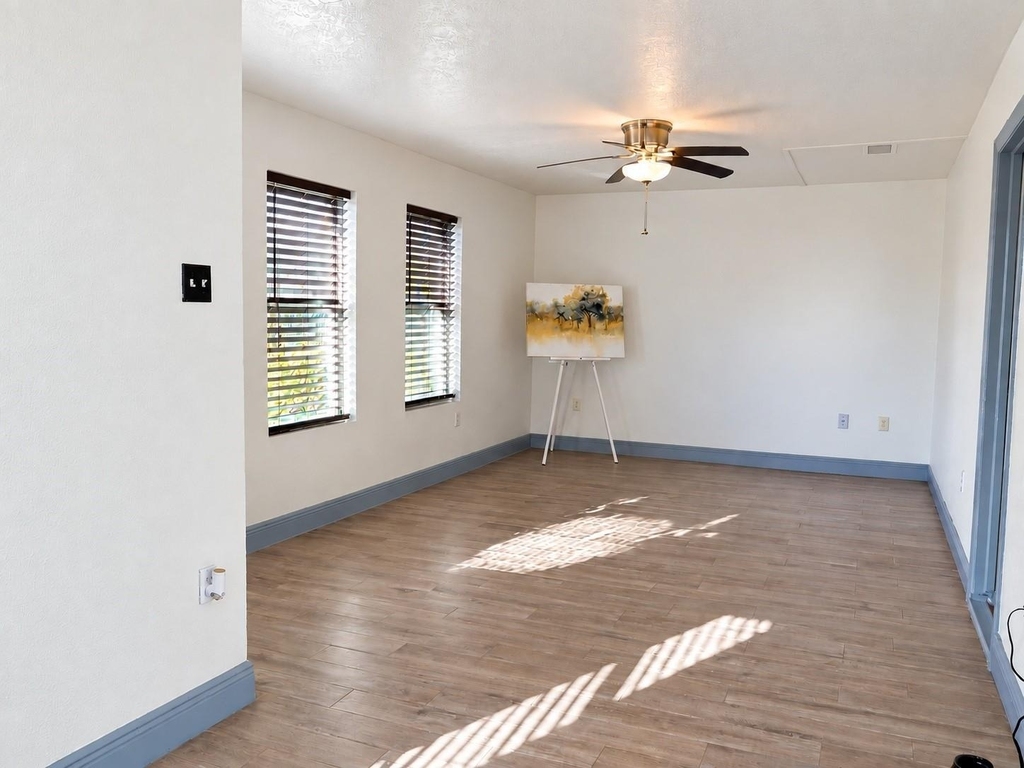 2402 Raymond Street - Photo 3