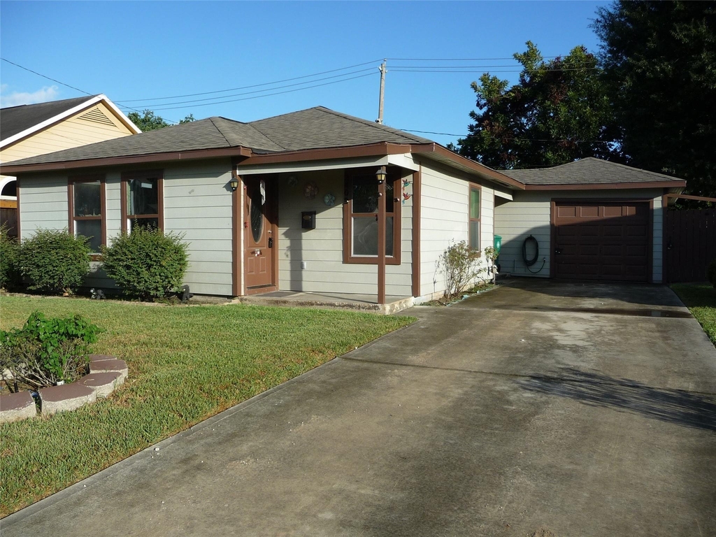 2402 Raymond Street - Photo 0