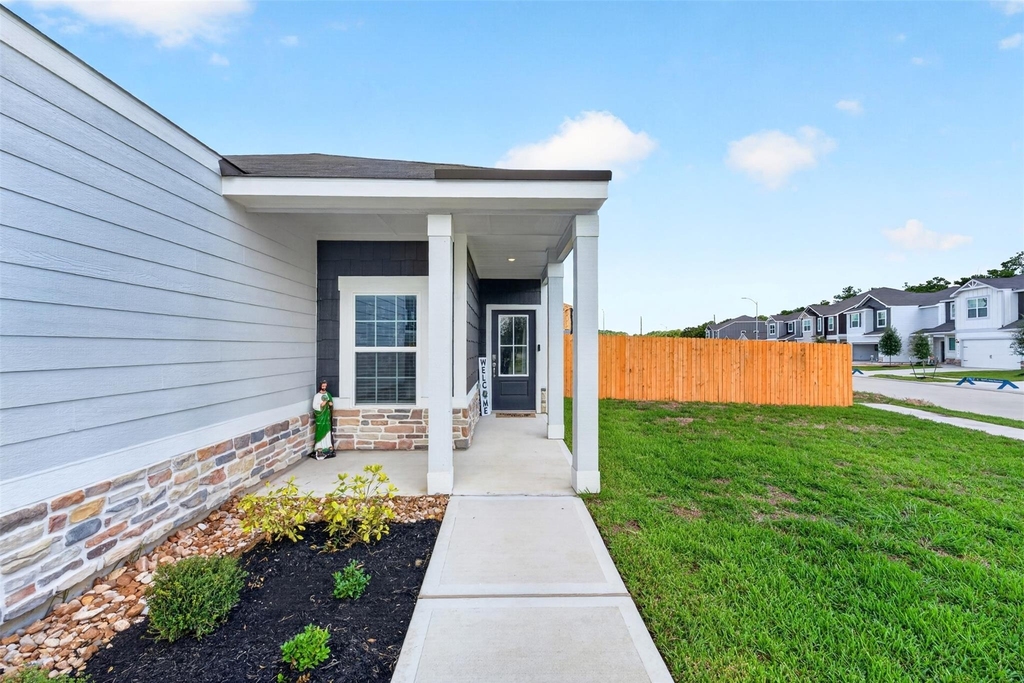 8215 Vanilla Orchid Drive - Photo 2