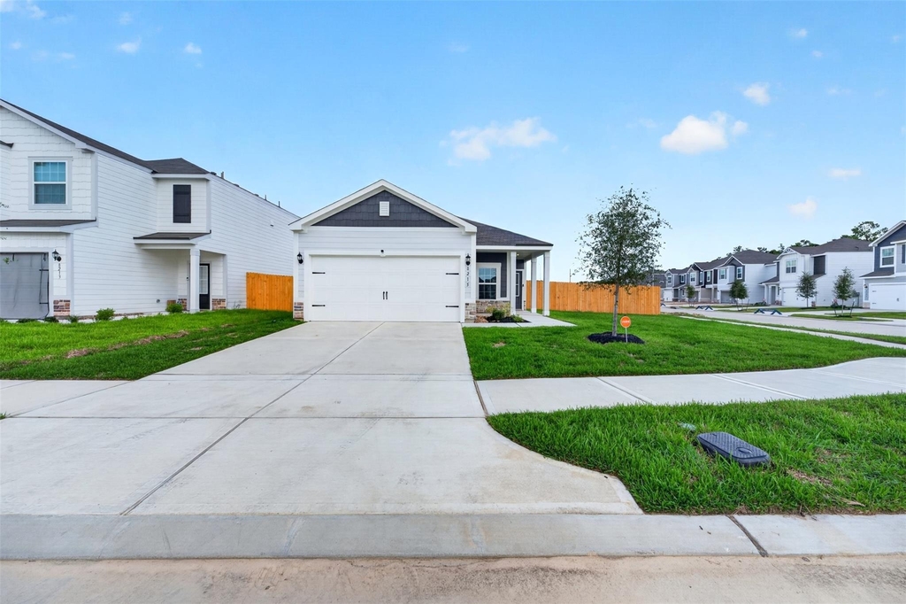 8215 Vanilla Orchid Drive - Photo 0