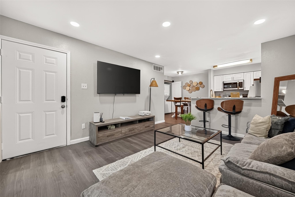 10001 Westpark Drive - Photo 6