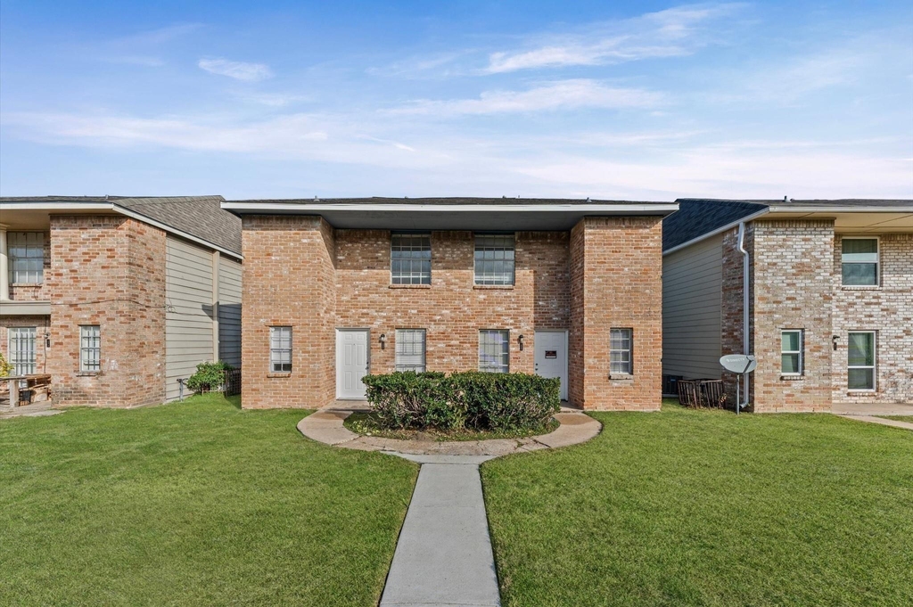 12206 Ormandy Street - Photo 0