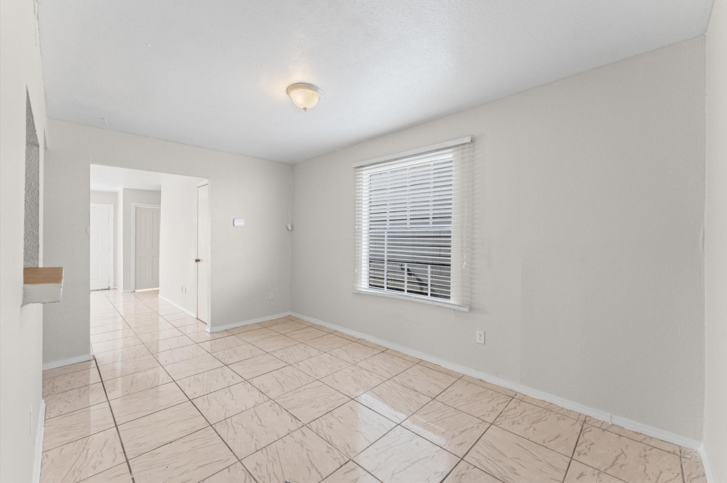 12206 Ormandy Street - Photo 7