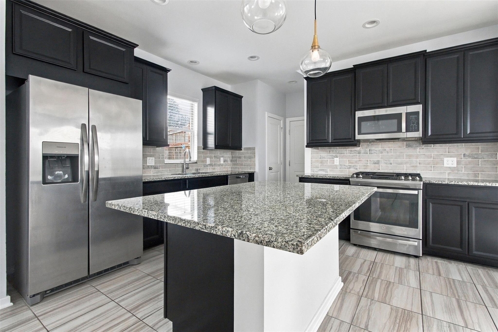 7035 Coneflower Creek Court - Photo 7