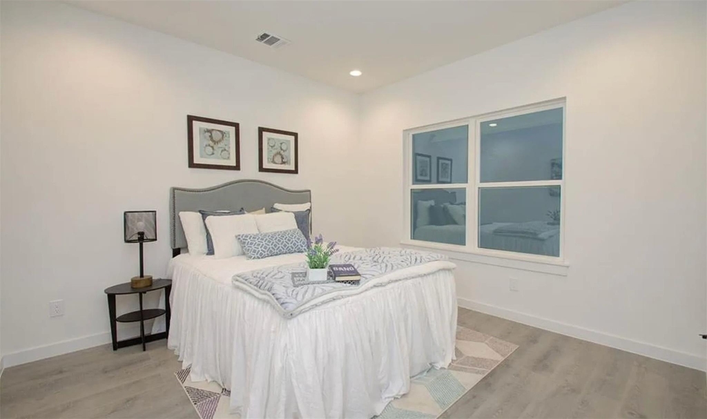 211 E 33rd Street - Photo 17