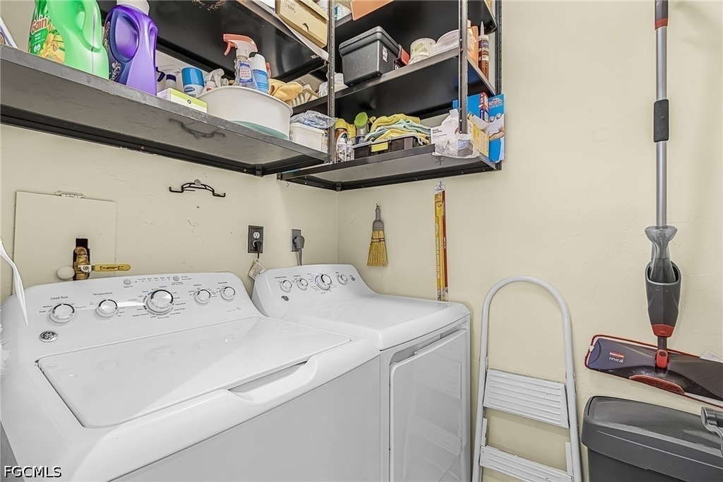 1926 Se 43rd Street - Photo 23