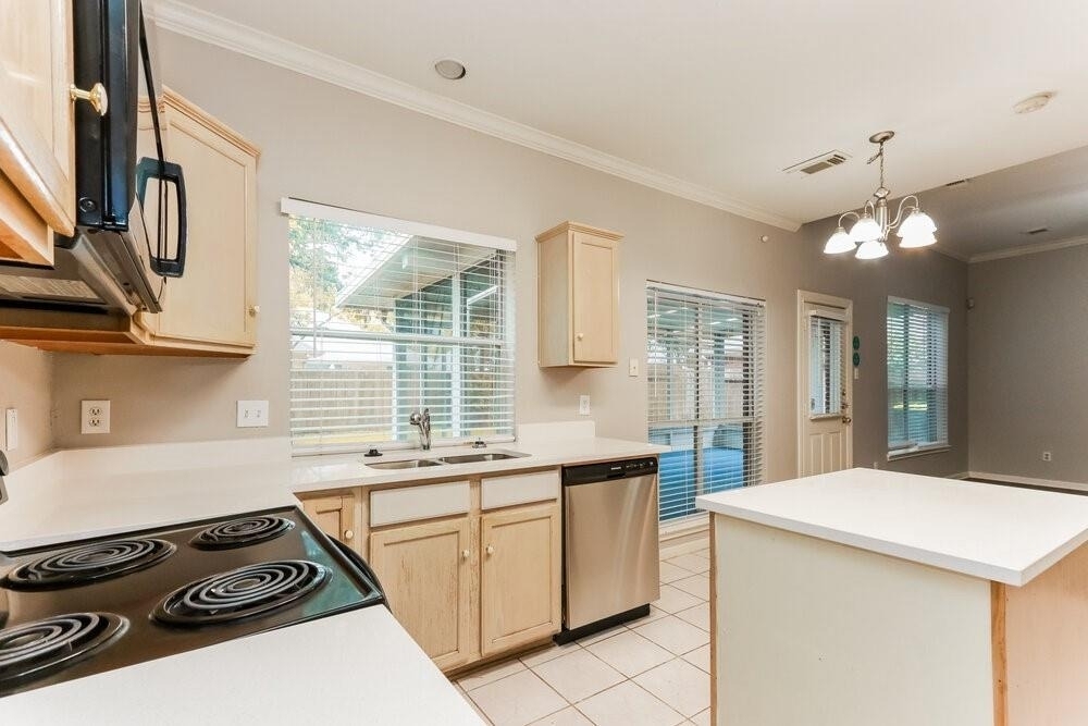 18622 Sandelford Drive - Photo 5