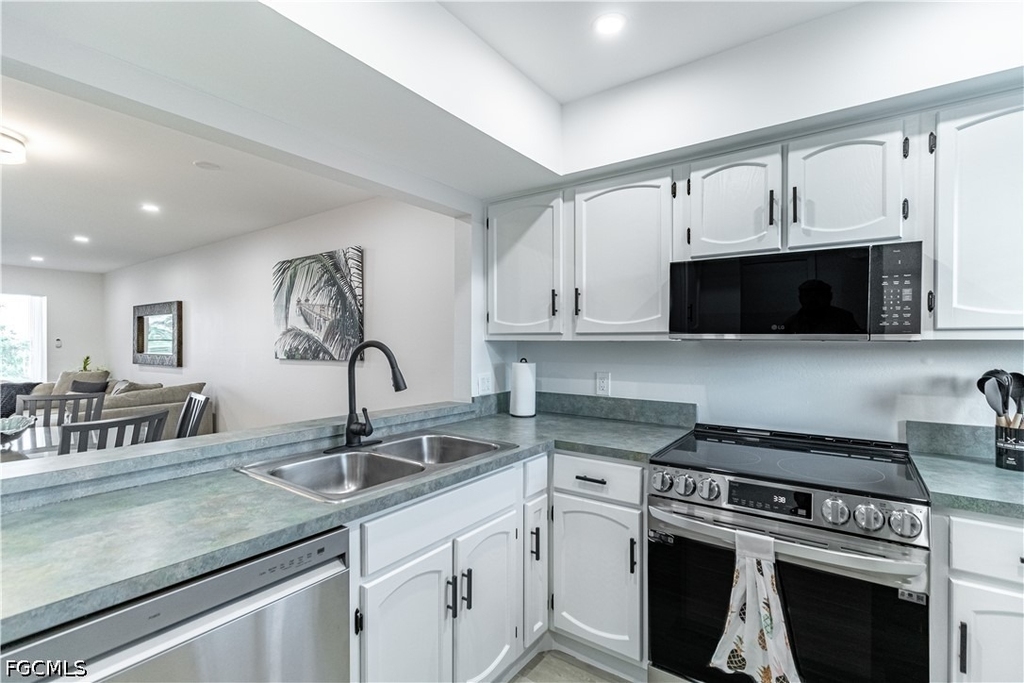7402 Lake Breeze Drive - Photo 1
