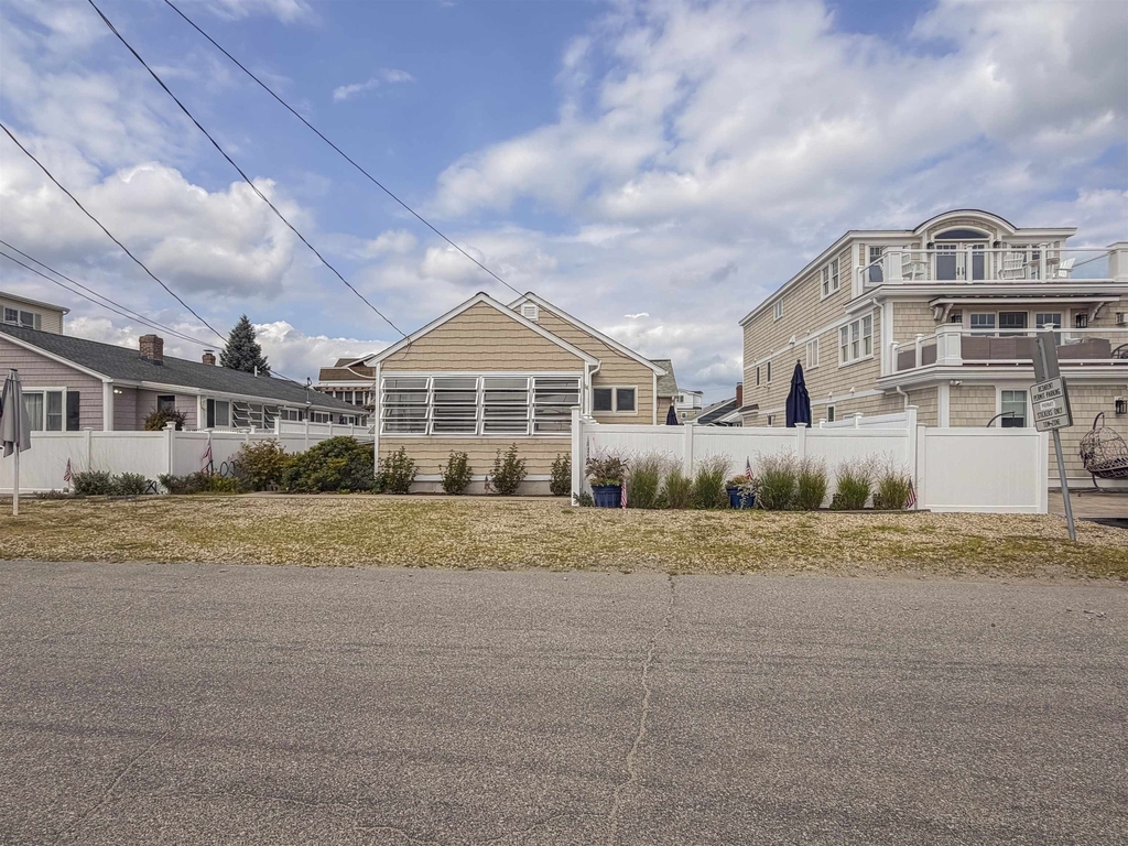 14 Lawrence - Photo 1