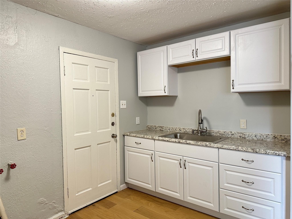 8010 Roswell Street - Photo 5