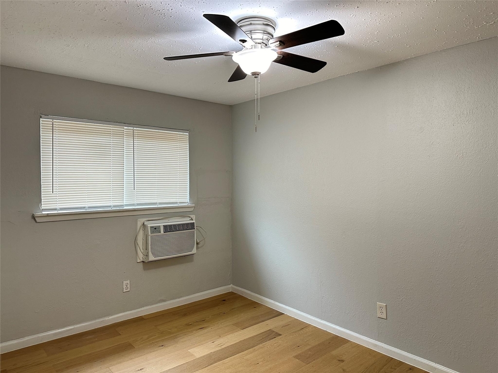 8010 Roswell Street - Photo 8