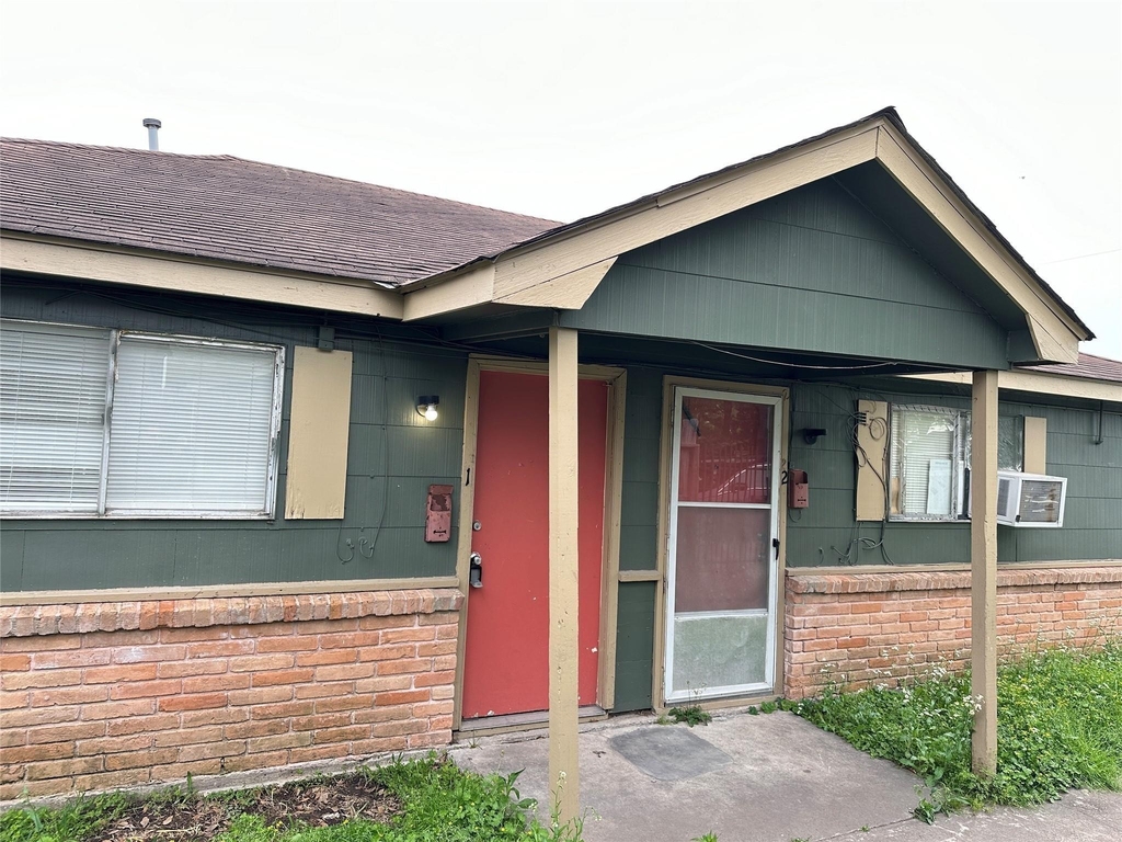 8010 Roswell Street - Photo 11