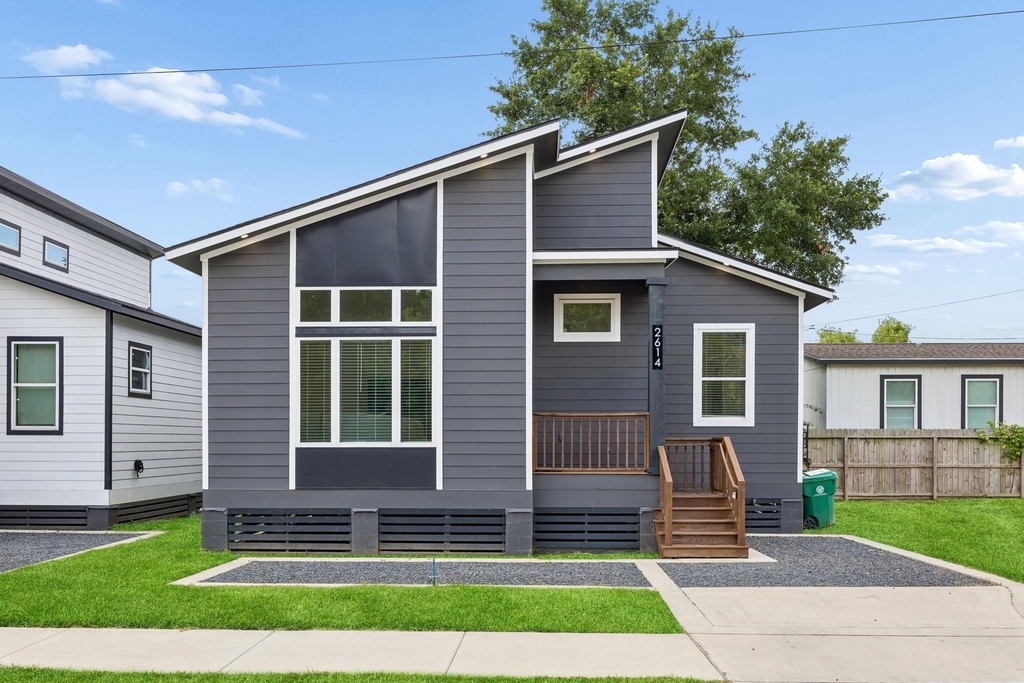 2614 Noble Street - Photo 1