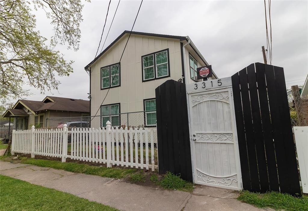 3315 Reeves Street - Photo 6