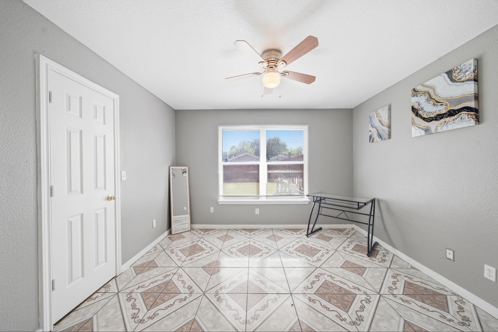 5306 Jewel Street - Photo 23