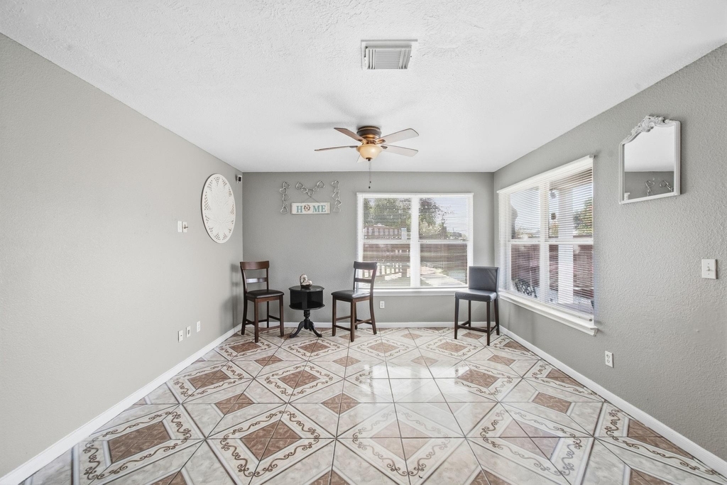 5306 Jewel Street - Photo 7