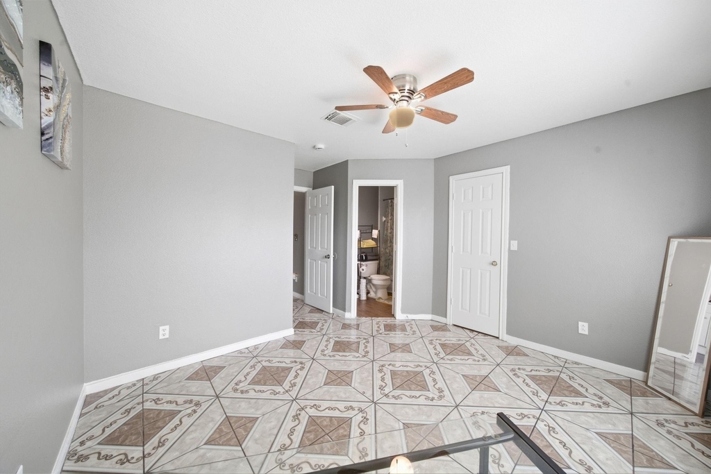 5306 Jewel Street - Photo 14