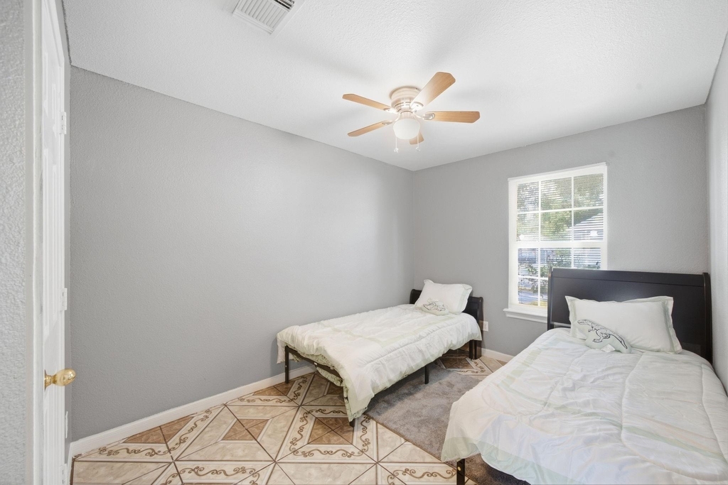 5306 Jewel Street - Photo 22