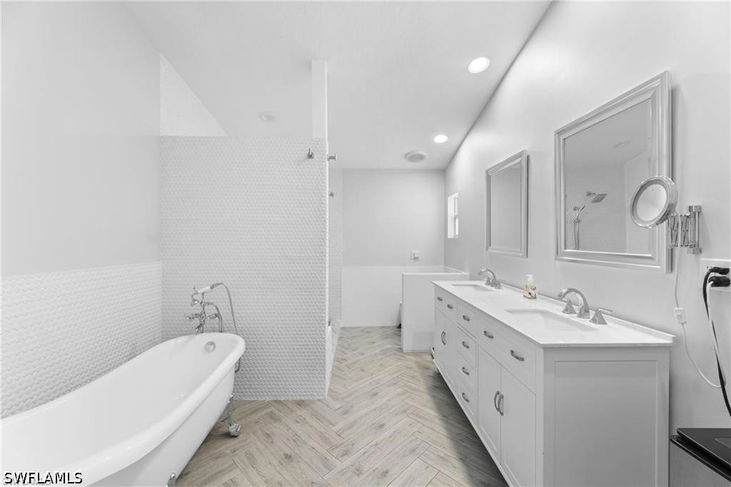 2467 Pine Woods Circle - Photo 24