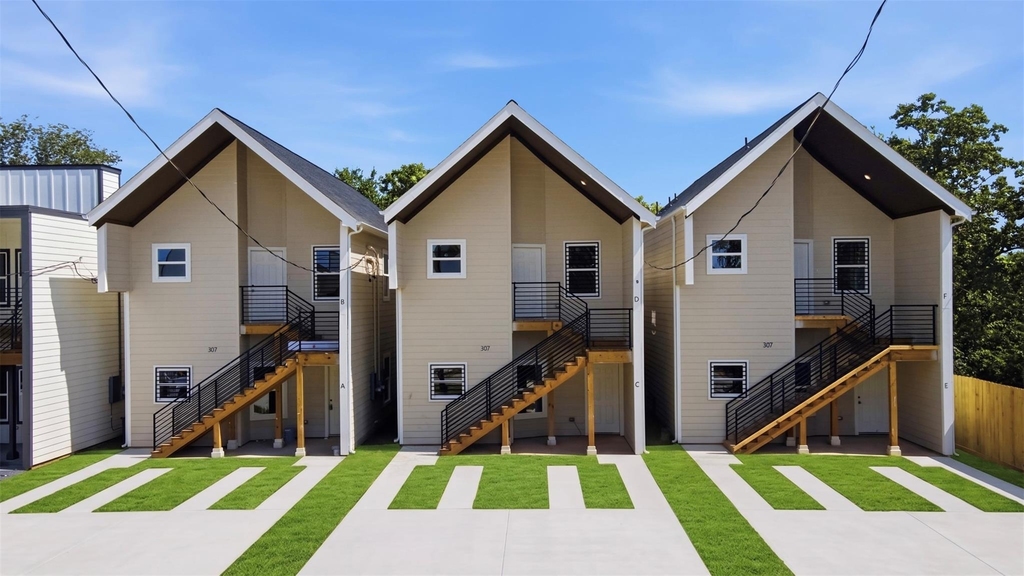 307 Bolden Street - Photo 3