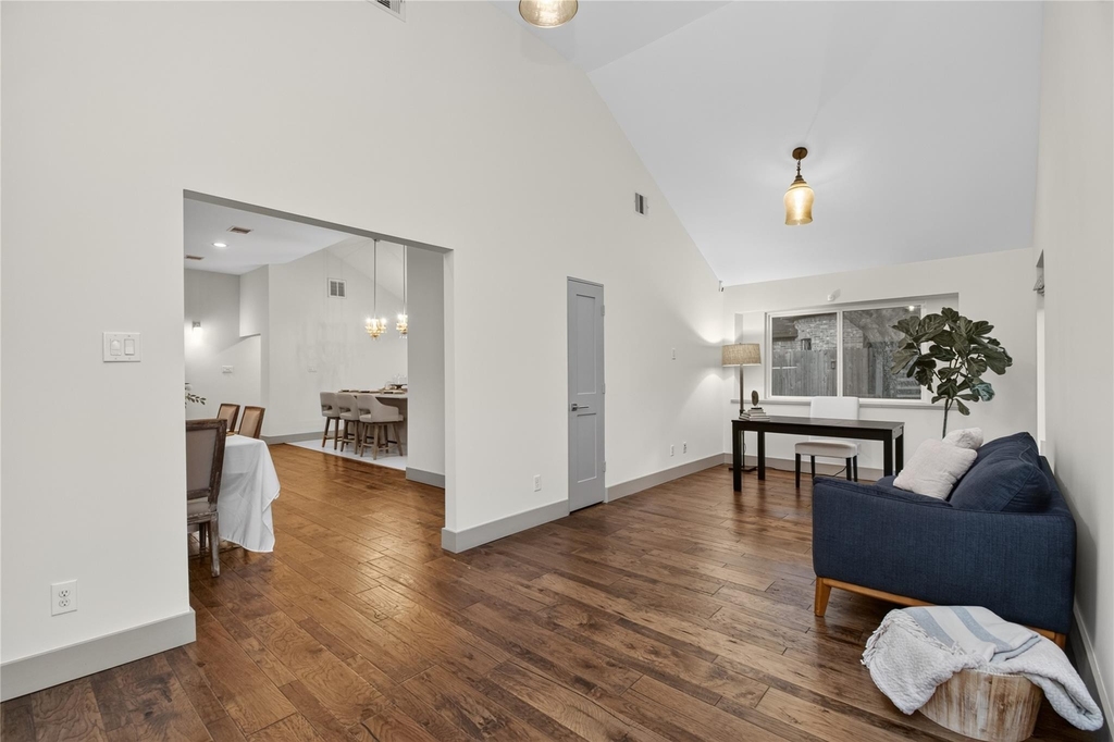 14603 Carolcrest Drive - Photo 3