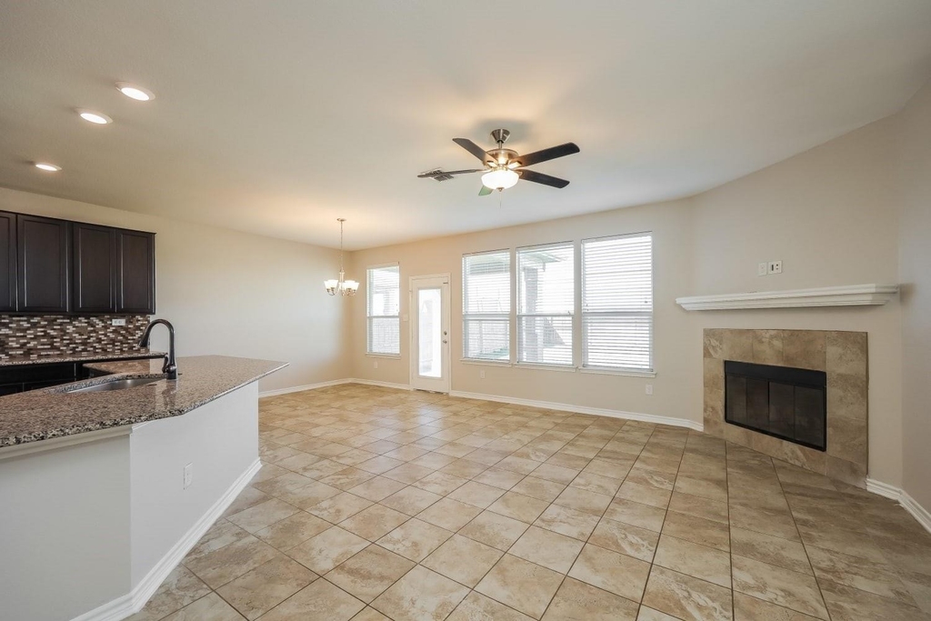 220 Colonial Bluff - Photo 4