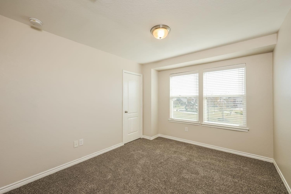 220 Colonial Bluff - Photo 7