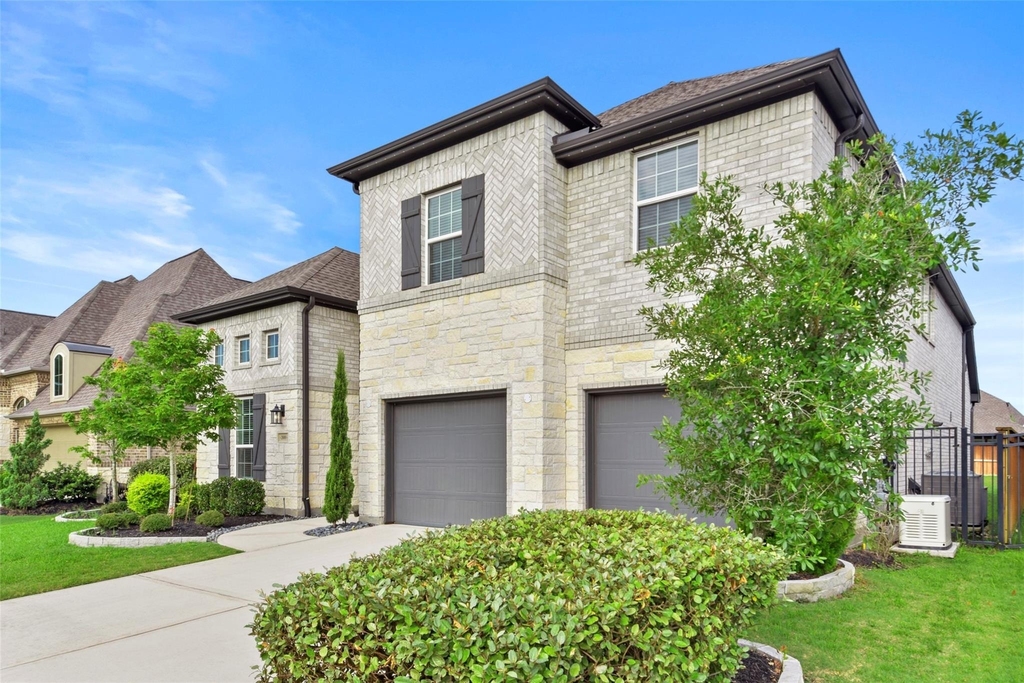 28080 Woodland Bend Way - Photo 2