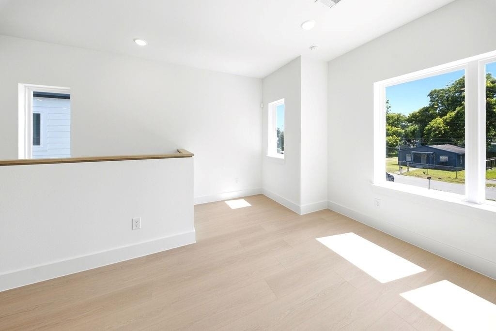 7417 Charlie Street - Photo 3