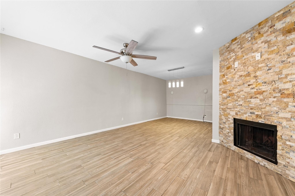 2100 Tanglewilde Street - Photo 2