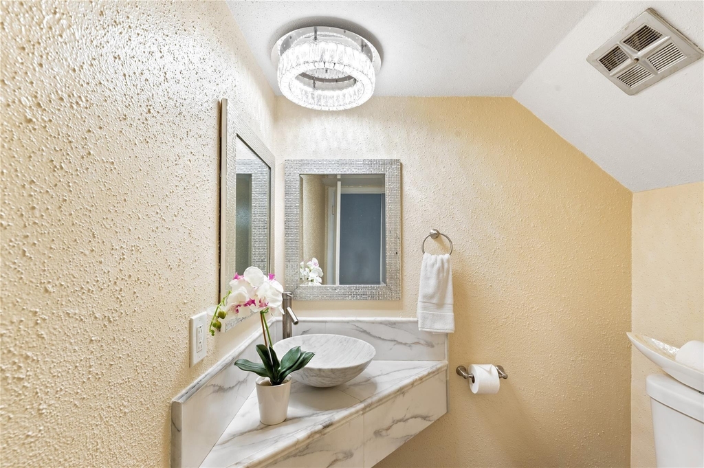 2100 Tanglewilde Street - Photo 12