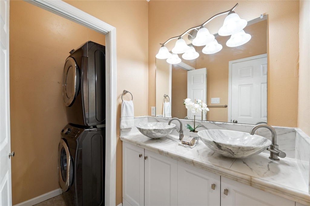 2100 Tanglewilde Street - Photo 14